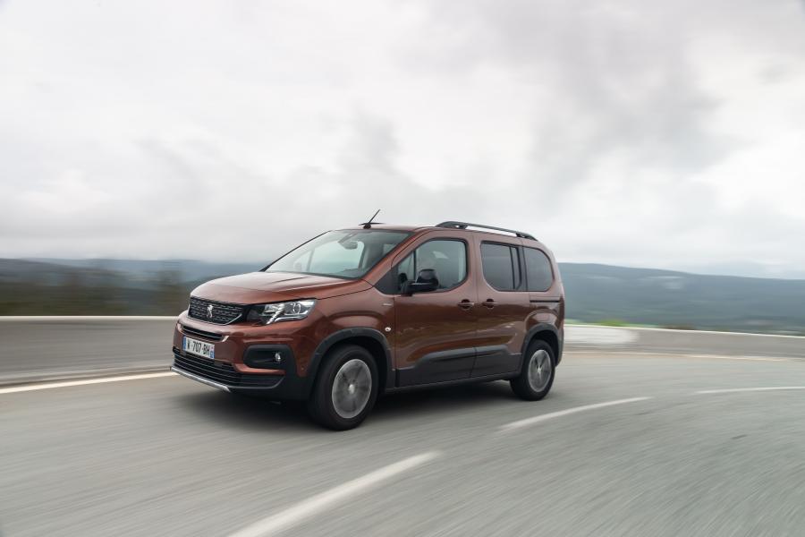  Peugeot Rifter GT Line 2018 года  (WW) (фото 27 из 43)